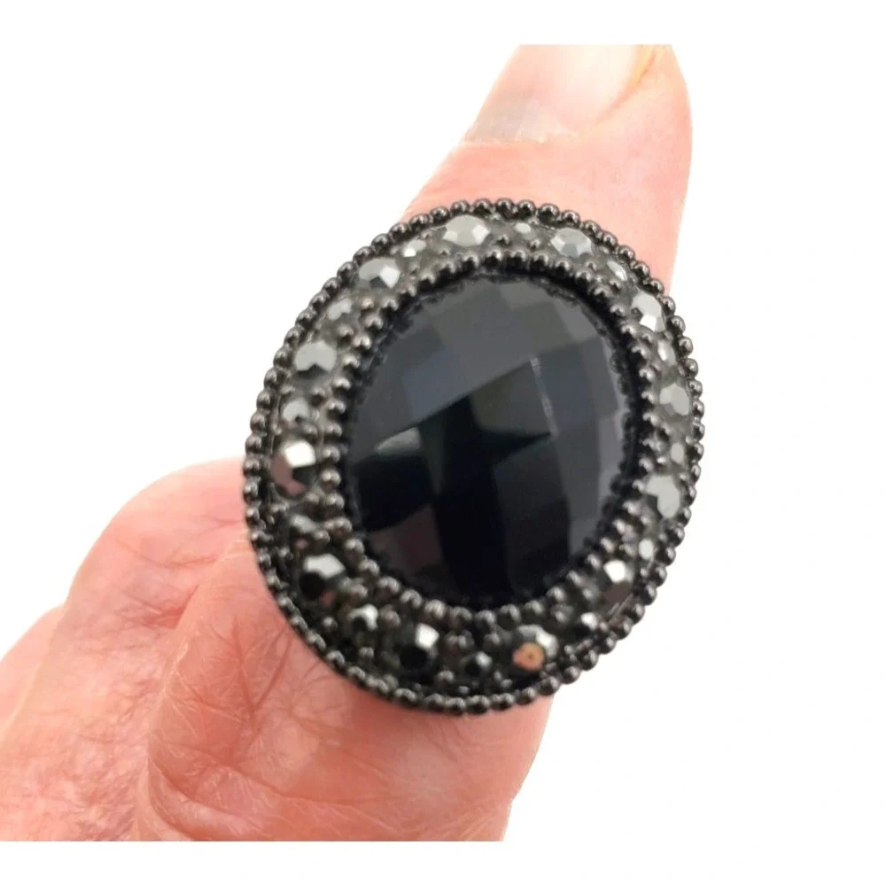 Black Faceted Oval Statement Ring Sparkling Glass Halo Gunmetal Tone Sz 8